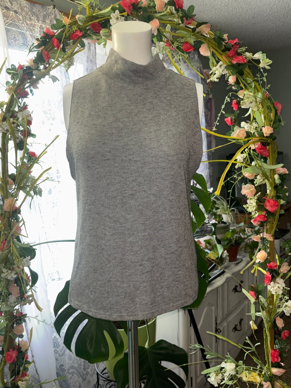 Zara High Collar Gray Sleeveless Top Women’s Size Large